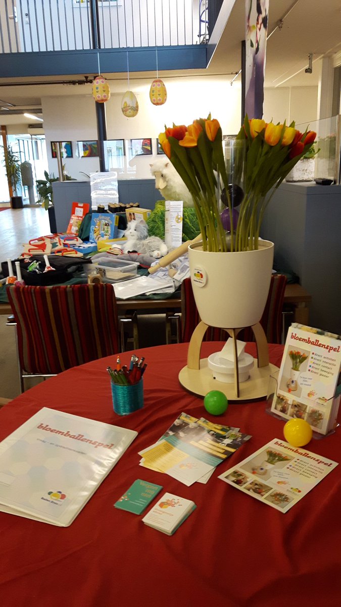 Het #Bloemballenspel bewonderen? Dat kan vandaag op de open dag van de #speelotheek in zorgcentrum Oosterwolde #Velp!