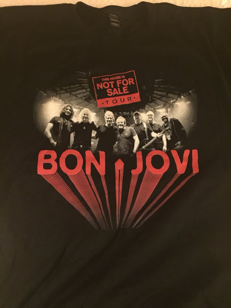 Doomsday3m's tweet photo. @1carolinagirl @leahisdarkness @BonJovi @Elaine__Hammond @HisMoon11 @Angelou45328491 @Nancy_Mushinski @mark1952ind @AlexRyder01 @MargotGatuna @polyunica1 @VixenVegas @shdw1013 @edguygz @unknown_meuknow @mtlkeith @Edmon188 @nowayjeff #awesome #concert #tour #tee #souvenir #gr8times #openingnight #soldout https://t.co/iDxWeHeHbx