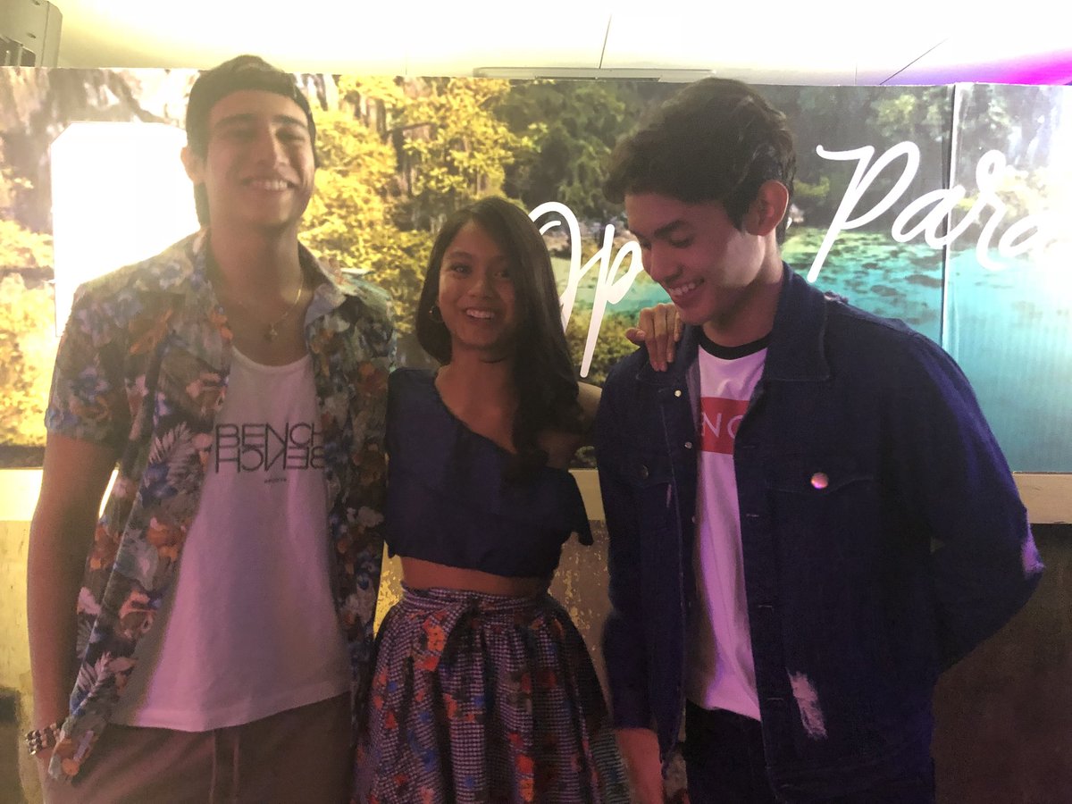 itsimoun's tweet photo. Summer Squad of @benchtm !!! #BenchOpenParadise 😱💘 Ylona, Juliana, Grae and Marco! @ylona_garcia @itsmeMarcoG
@graecamfer

📷charismadelaine https://t.co/wXGxQwLAvB