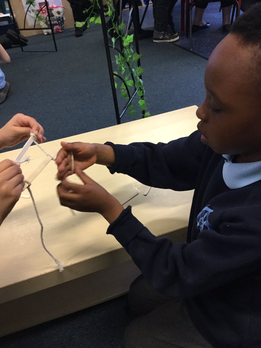 STC__6RC's tweet photo. W•O•W look at our marlinspike hitch knot! #stcengineers2018  #BritishScienceWeek2018 #stem #weareengineers https://t.co/LrXtCIjAJN