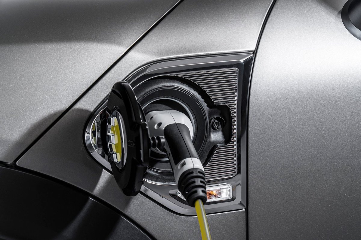 AllEnginemagaz1's tweet photo. MINI Cooper S E Countryman ALL4, primer vehículo híbrido conectable de la marca. El nuevo MINI Countryman, el modelo más grande en la historia de MINI, ofrece un mayor espacio,es híbrido conectable por lo cual, recibe la denominación: PHEV (plug-in hybrid electric vehicle). https://t.co/qwKMEyxzs1