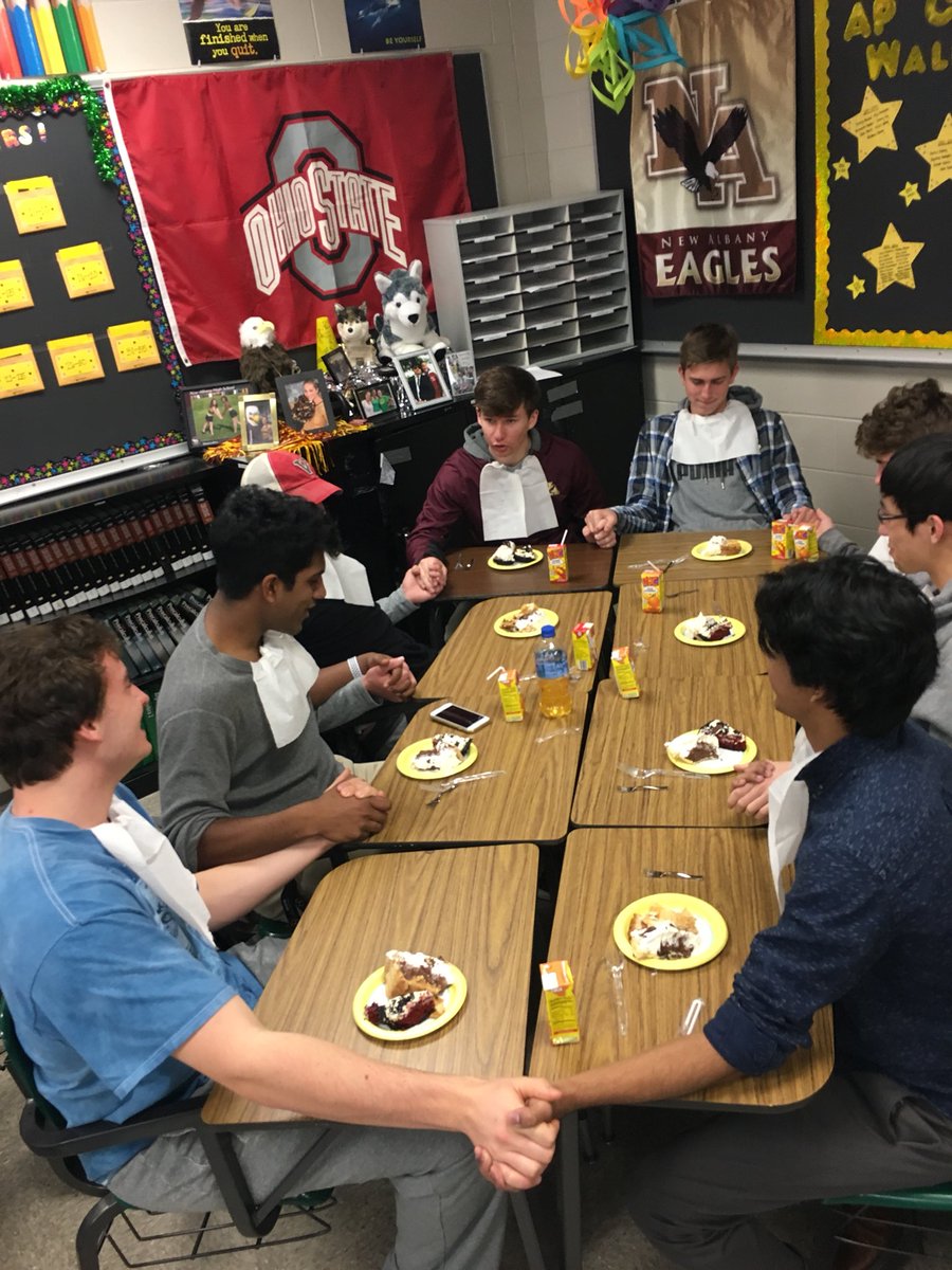 LindaMSchmidt6's tweet photo. Pi day! 3rd Period had an impressive display! 🥧 #CalculusRocks https://t.co/esCkizAAOl