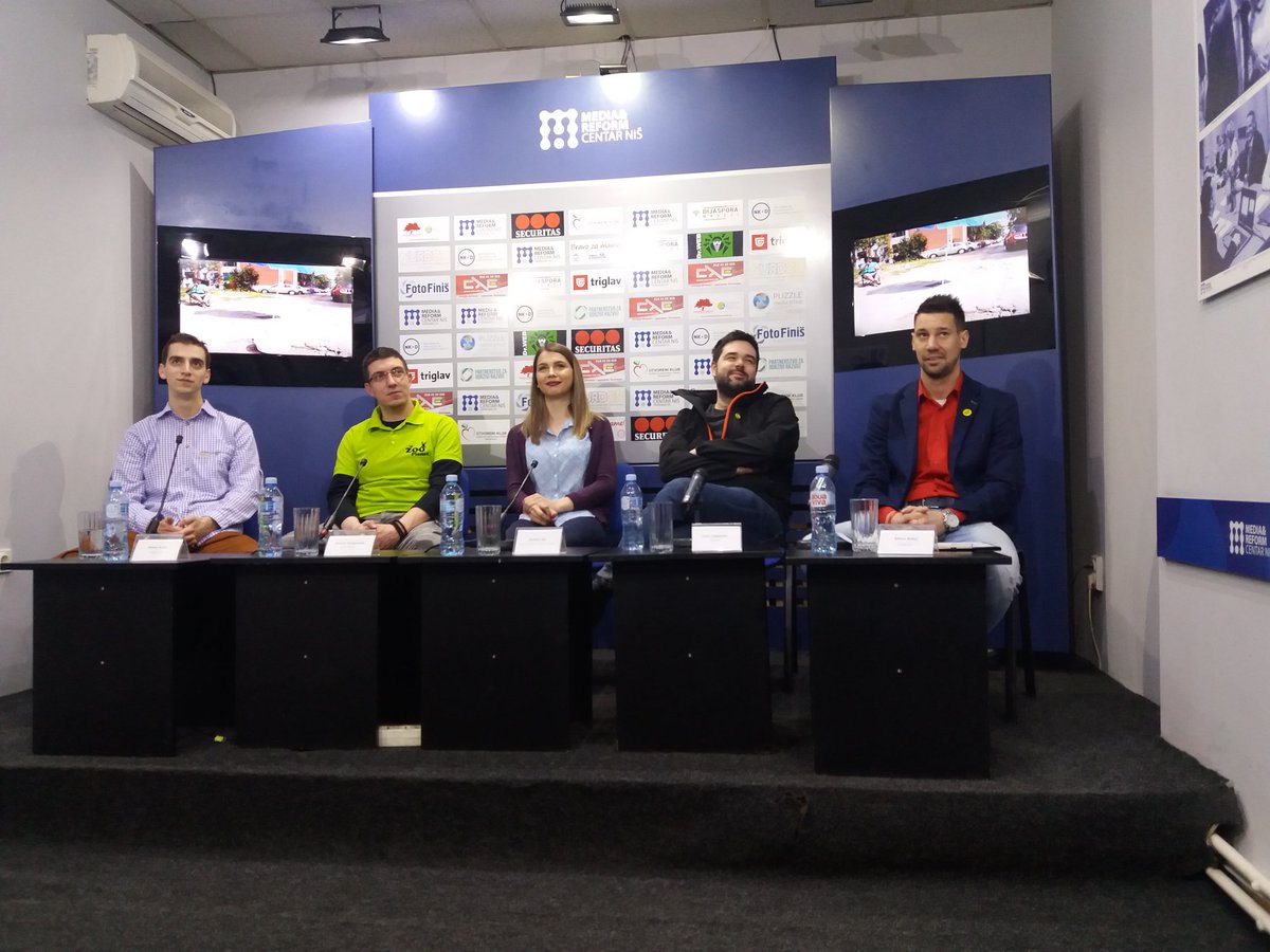Fillip_J's tweet photo. Aktivizam - Šta nas pokreće i šta od toga imaju građani i građanke? #gradskiforum trenutno u @medijareform https://t.co/KzGwQhxNvj