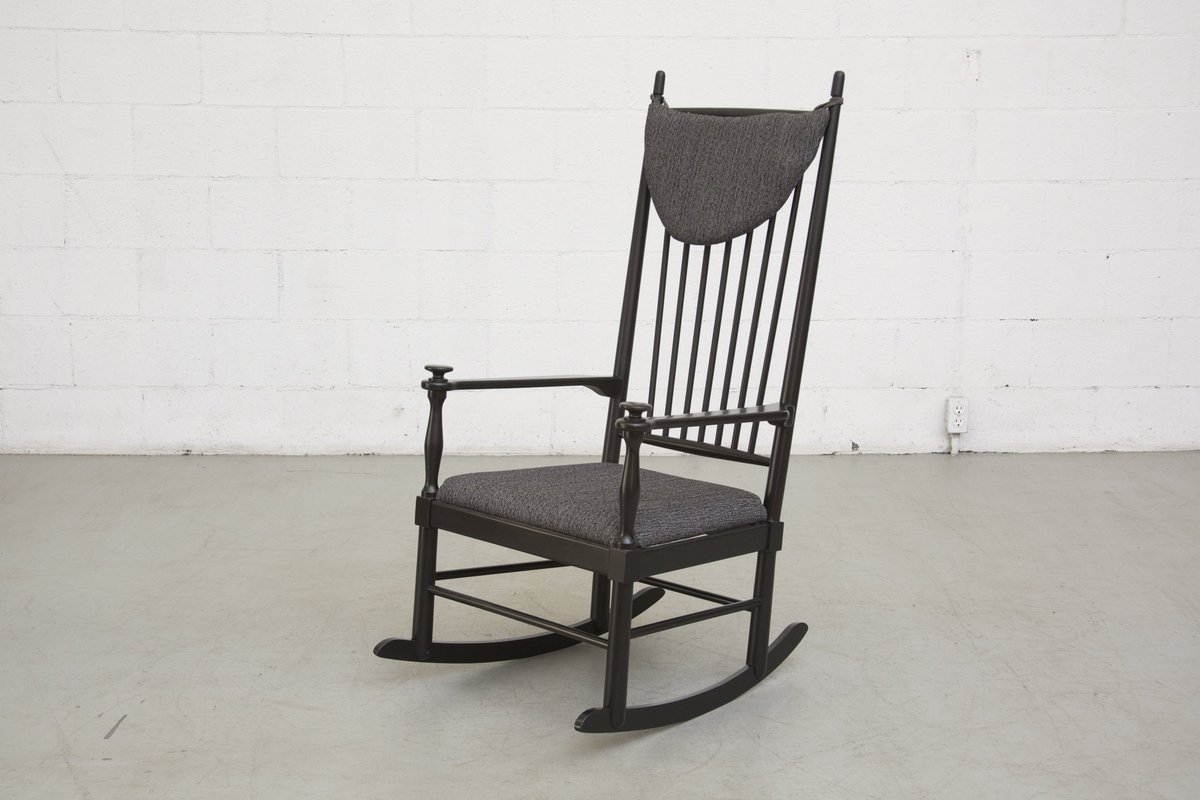 AmsterdamModern's tweet photo. Rock-a-bye Baby 👶🏻🎼
.
.
.
.
.
#tapiovaara #rockingchair #nursery #babysroom #interiorinspo #interiors #vintagefurniture #dutchdesign #loungechair #spindleback #mcmhome #modern #interiors https://t.co/6J3GLa6hcp
