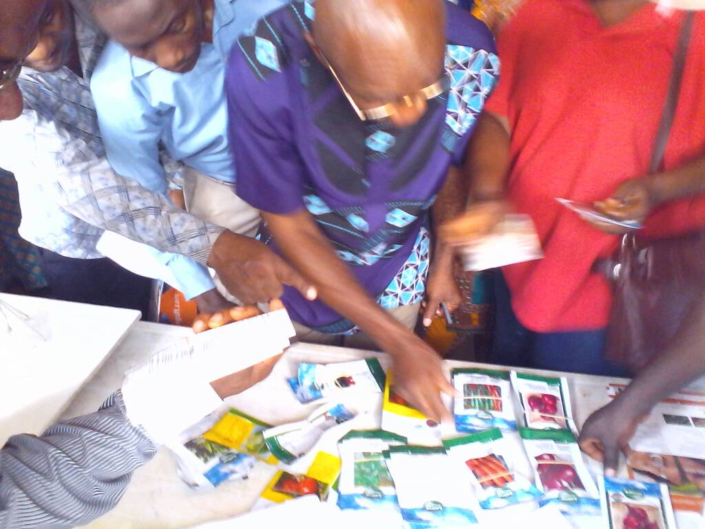 DizengoffNIG's tweet photo. Is that seeds?
You mean F1 categories that would give you best yields within the range of 3 months!
Let's recommend you the one that suit you best.
#imoopenday
#agricbusiness
#farmingiscool
#agricmadeeasy
#dizengoffnig https://t.co/Vvse7wHJeB