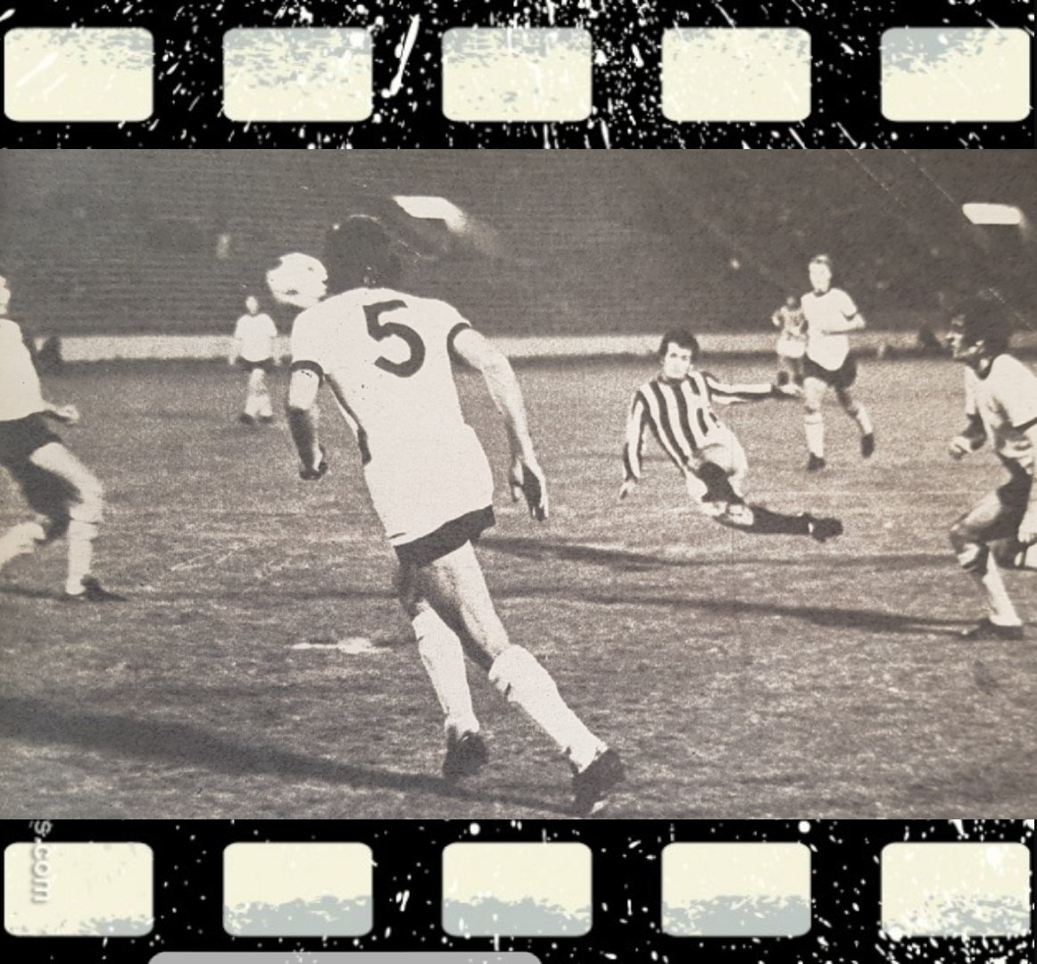 NebojsaSoskanal's tweet photo. RETRO!
Prijateljska utakmica '74
Partizan - Arsenal 1:0
Nenad #Bjekovic postize pobedonosni gol, a dva meseca kasnije odlazi na odsluzenje vojnog roka.
@FKPartizanBG @Arsenal @OldFootball11 https://t.co/YpwBvEN3c1