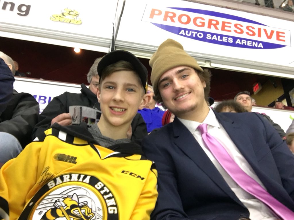 GuntonK's tweet photo. Watched a big @StingHockey win last night and got to see it all with our favourite Sting player @65_Hogue. https://t.co/sQlPVB92mP