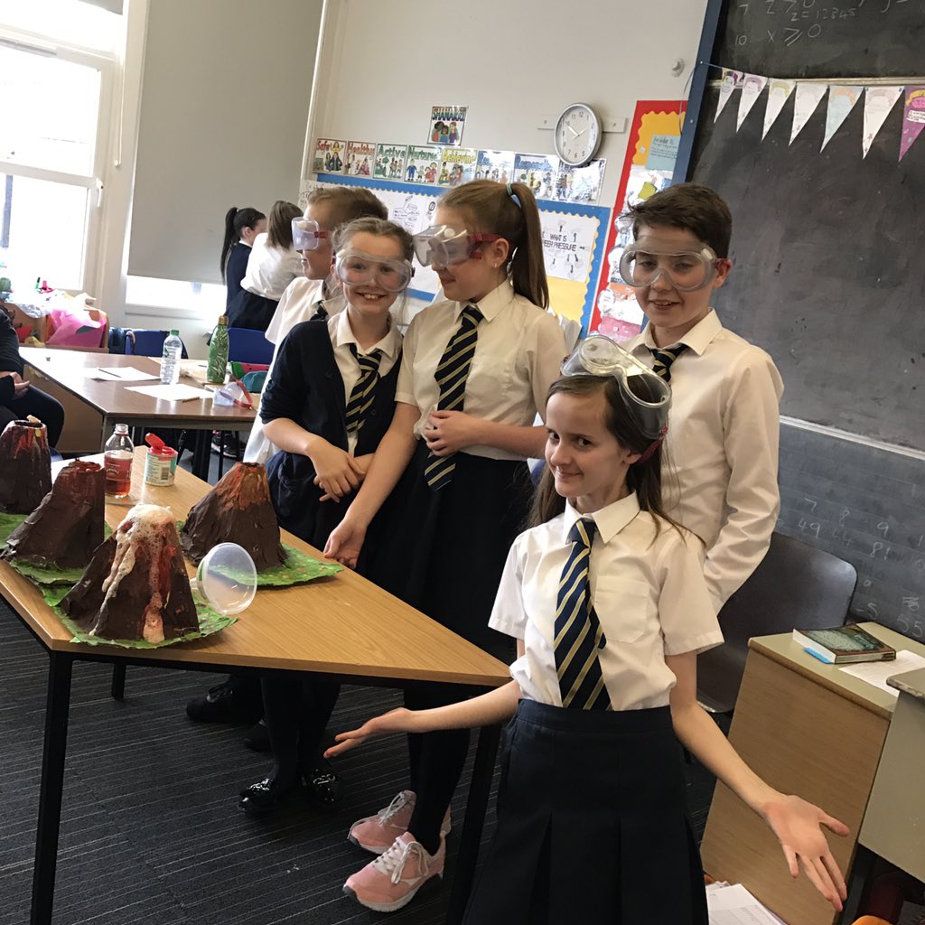 St_monicas_prim's tweet photo. #stinkyscience #vinegar #bakingsoda #chemicalchanges #p7 https://t.co/kEQCSNQKZo