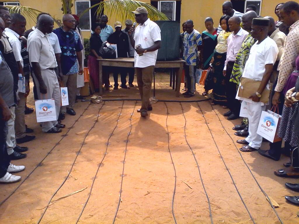 DizengoffNIG's tweet photo. It's time to go practical.
Demonstration of how drip irrigation system works.
#imoopenday
#agricbusiness
#farmingiscool
#agricoolture
#dizengoffnig https://t.co/GCPYO2gb2D
