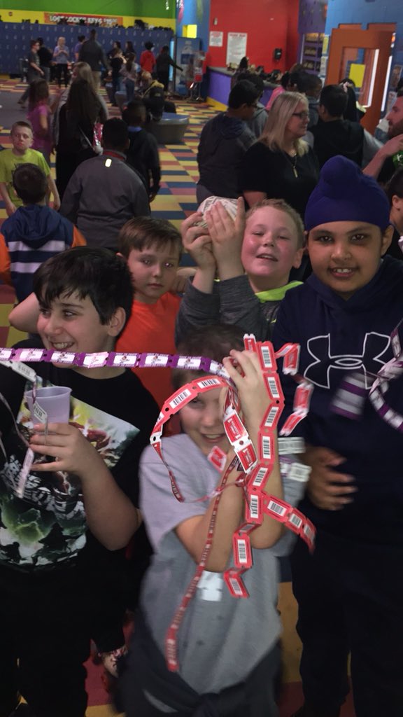 wayneBach's tweet photo. #BPEbigevent #wearewayne @BPEKnights https://t.co/Ih5eHSrp2I