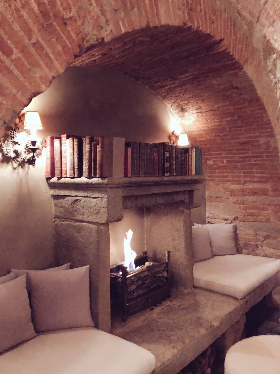 girlinflorence's tweet photo. Still swooning after last night’s stellar dinner by Chef #AntonelloSardi using @LaudemioTuscany extra virgin olive oils at @BuonCaffeFi for this year’s #premiolaudemio. Superb flavors and even better company. #Florence https://t.co/Az1Ungftbz