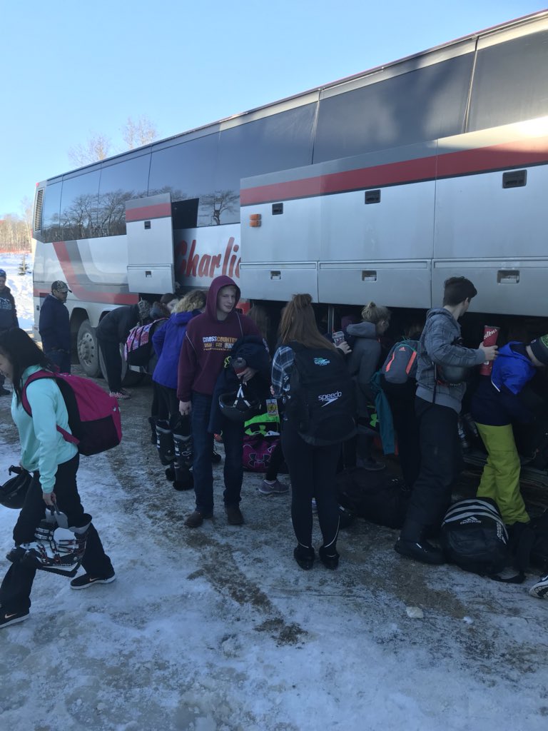 Unloading for another great day on the slopes of #asesippi