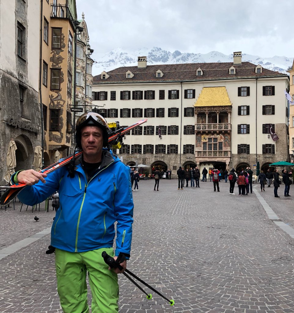 Eiteren's tweet photo. Stad en piste. #nordklette #Innsbruck https://t.co/RWwzd8X9gU