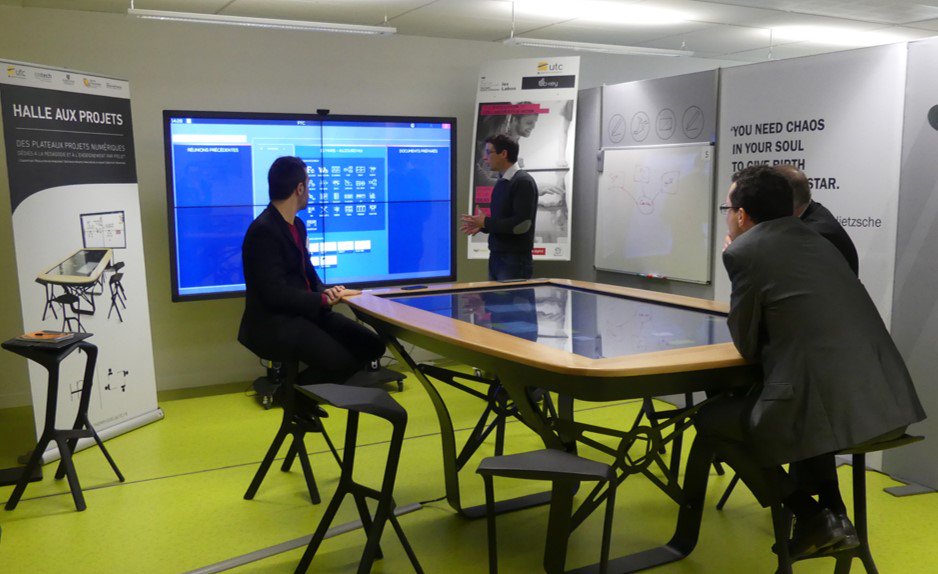 PTC_France's tweet photo. Demos in action @utcompiegne #PARTNERS40 #AR #Connectivity #MobileDemo https://t.co/JQg3tFincy