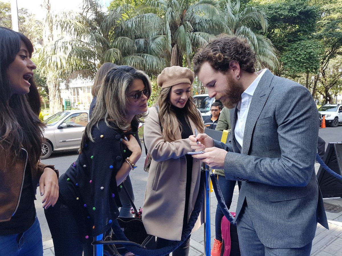 Telefónica Colombia (@telefonica_col) on Twitter photo El actor español <a href="/alvarocervan/">Álvaro Cervantes</a> de <a href="/lazona/">La Zona en Movistar+</a> participa en el lanzamiento en Colombia de #MovistarSeries El actor español <a href="/alvarocervan/">Álvaro Cervantes</a> de <a href="/lazona/">La Zona en Movistar+</a> participa en el lanzamiento en Colombia de #MovistarSeries