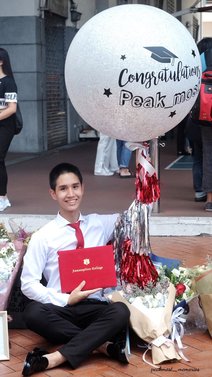 peakmost_memory's tweet photo. Congratulations อีกครั้งนะคะ 
ประสบความสำเร็จไปอีกขั้นแล้ว 
ขอให้มีความสุขความสนุกในรั้วมหาลัย
สู้ๆนะคะ จะเป็นกำลังใจให้ตรงนี้เสมอ @peak_most https://t.co/N3peSx8xUJ