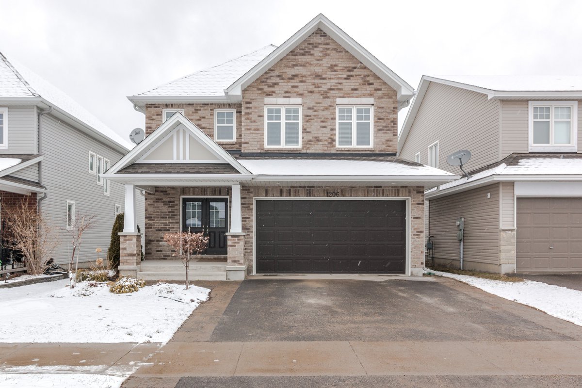 PremierRealtyBr's tweet photo. DON'T MISS THIS OPPORTUNITY to own a former Tamarac model home in desirable Woodhaven loaded with upgrades. 4 beds, 3.5 baths and fully finished from top to bottom.
1206 IRIS DRIVE - $549,900 - MLS K18001012
#ygkrealestate #premierrealty #premierrealtorspremierresults https://t.co/eIlkM3xj8q