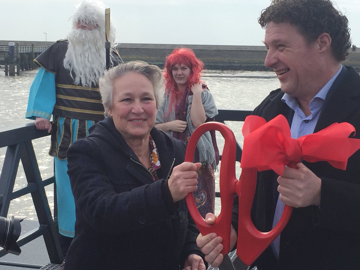 Cruisesteiger <a href="/Gem_Harlingen/">Gemeente Harlingen</a> feestelijk geopend door <a href="/KlaasKielstra/">Klaas Kielstra</a> <a href="/marialeroy/">María Rodríguez</a> impuls voor recreatie&amp;toerisme en Fryske economie