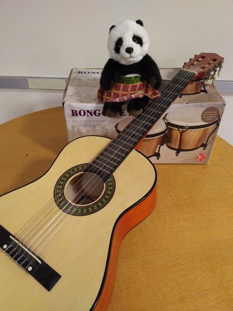 HighlandCouncil's tweet image. DELIGHTED that two donations have been made @HighlandCouncil HQ today during #passitonweek. Find out how you can pass on your unwanted instruments at ow.ly/uvaH30iQVBl hand yours in to @HighlandCouncil Secondary School or @hlhlibraries @hlhsocial Library. Drum #PassThePanda