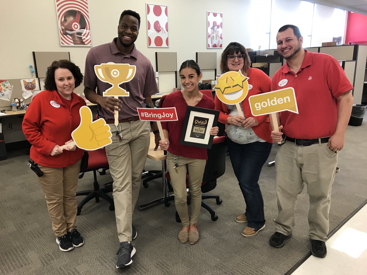 Excited to share this award with my team!! #goldencontribution 🏆 We play to win <a href="/GoberStephen/">Stephen Gober</a> <a href="/jeffrey7910/">Jeff 2727</a> <a href="/AshleyP_9_7_13/">Ashley Pena</a> @Lawwible