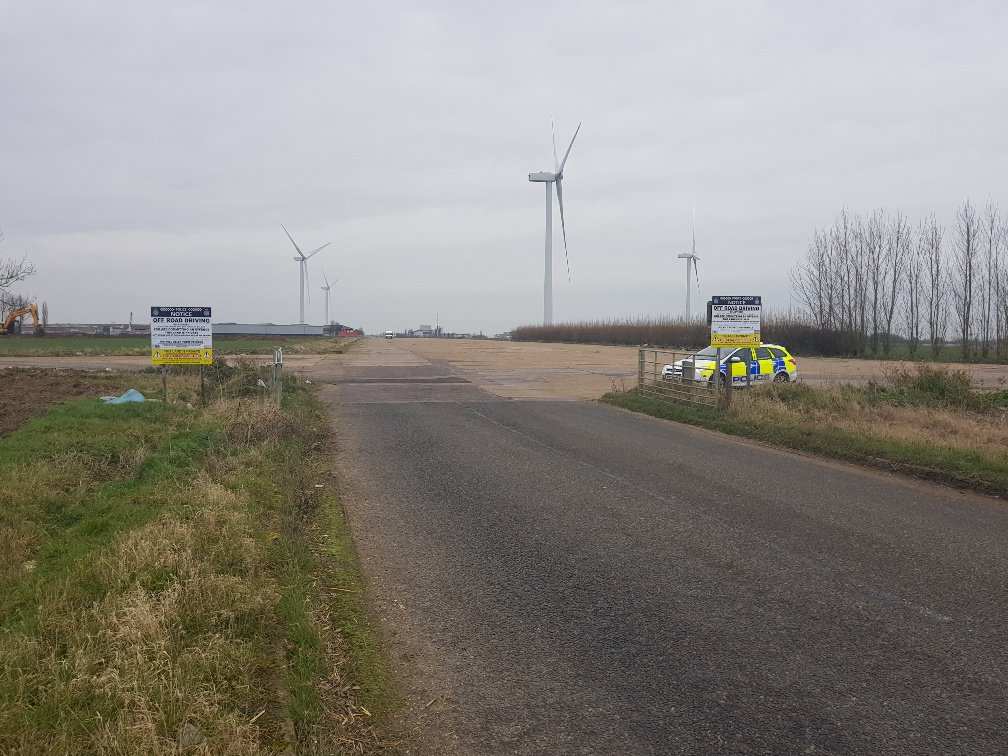 HaleswrthPolice's tweet photo. Following discussion with landowners, new signs have been installed at #Eye Airfield. Work continues within the community to prevent #ASB and promote a cohesive community #EyeSNT @Eye_Suffolk @SuffolkPolice @NSRoadsPolicing https://t.co/C9aU7vZgUT