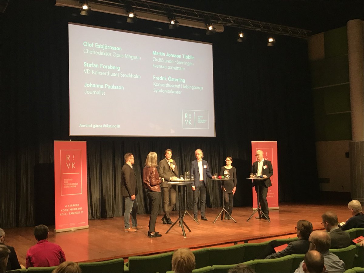 fst_tonsattare's tweet image. Vi måste föra pågående estetiskt samtal om samtidskonst - vara attraktiva och relevanta, vara med i tiden och leda publiken rätt, säger @fst_tonsattare ordf. @MartinJ_Tibblin vid #riksting18 @Berwaldhallen @sverigesradio @hbgkonserthus #konstmusik