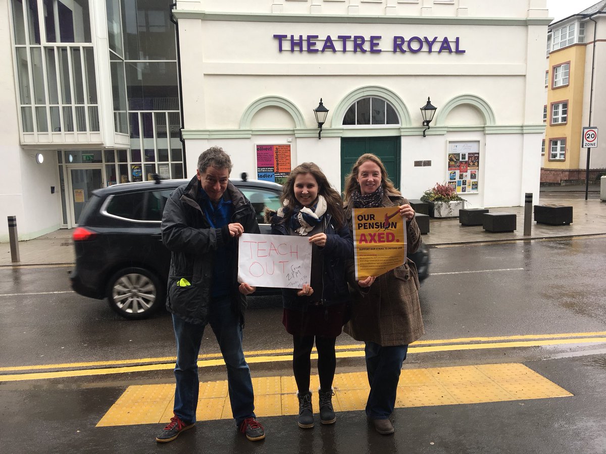 UCU Dumfries (@ucudumfries) on Twitter photo Fantastic session in today’s student-led Teach Out <a href="/LooseElisabeth/">Dr Elisabeth Loose</a> asking whether technology shapes us or we shape it? - join us for more <a href="/DfsTheatreRoyal/">Theatre Royal Dumfries</a> all welcome #USStrike Fantastic session in today’s student-led Teach Out <a href="/LooseElisabeth/">Dr Elisabeth Loose</a> asking whether technology shapes us or we shape it? - join us for more <a href="/DfsTheatreRoyal/">Theatre Royal Dumfries</a> all welcome #USStrike