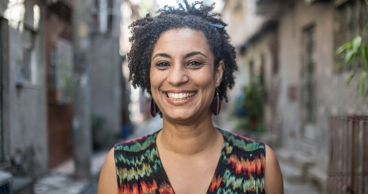 La acribillaron en plena calle. Marielle Franco: feminista, afrodescendiente, concejala en Río, combatía la ocupación militar de las favelas decretada por Temer. ¿Cuántos más tendrán que morir para que esta guerra se acabe?" preguntó antes de ser asesinada bit.ly/2IqHnAV
