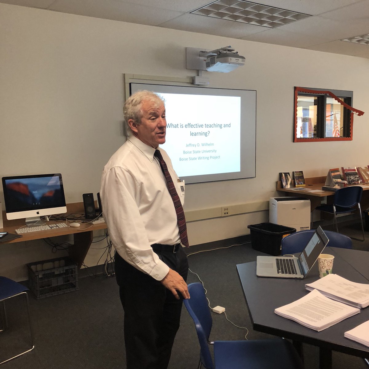 AmericanReading's tweet photo. Starting off the day in the #GreatMidwest. @ReadDRjwilhelm is challenging the group to design a roadmap for #TransformativeLiteracy #ARCPD https://t.co/6dgvTKOQPL