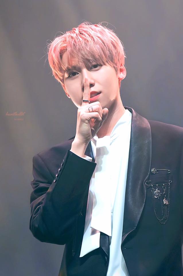 littlefrog2018's tweet photo. ตายอย่างสงบกับผมสีชมพูกับเส้นเลือดที่มือ
#กอนฮี
#RBWBOYZ
#Leekeonhee
#leegunhee https://t.co/AZMh3wqbsw