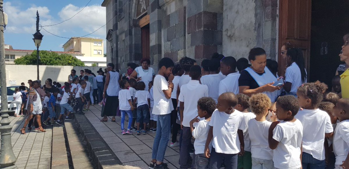 Prefet971's tweet photo. EXERCICE tsunami #CaribeWave L’alerte est en cours de diffusion. Le préfet a activé le centre opérationnel départemental. Des évacuations se déroulent dans les établissements scolaires et les collectivités participantes. 
> Consignes de sécurité : https://t.co/ang4WRVLdi https://t.co/fr5gguvJBm