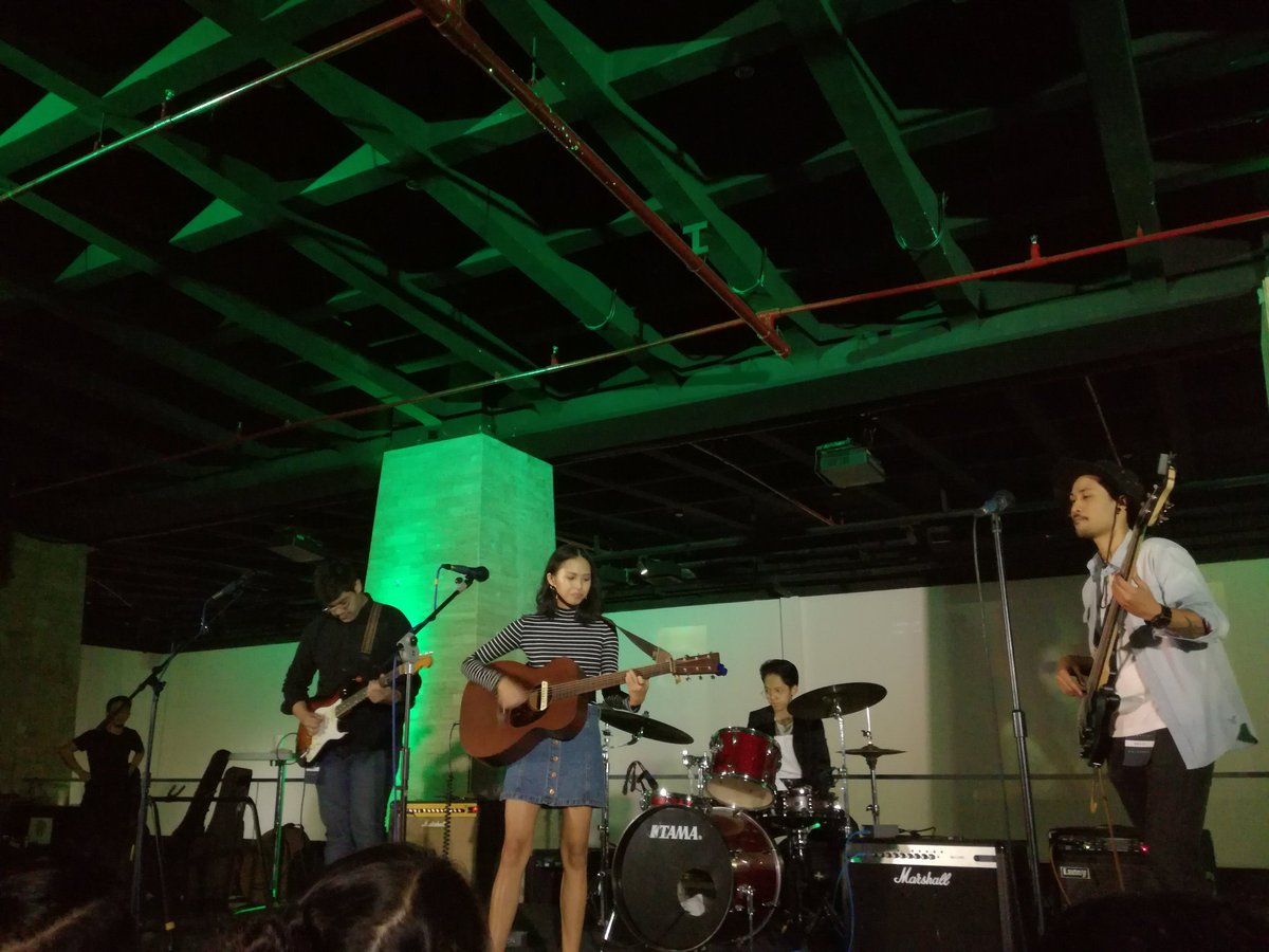 eibhrum's tweet image. .@clarabeninmusic, everyone! #ParallelUniverseMV #CBParallelUniverse