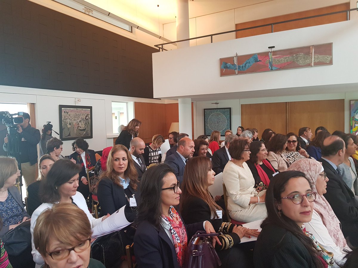 YasmineBENAMOUR's tweet photo. Live. Rencontre sur l'entreprenariat féminin - Etat des lieux, motivations, ambitieux et enjeux. @AmbaFranceMaroc #ccef #Femmes https://t.co/vh7Fk8apBs