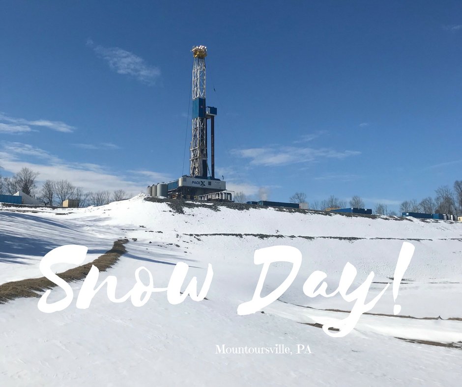 summitcasing's tweet photo. Do you want to build a snowman in Montoursville, PA?? #SummitCasing #OilRig #SnowDay #ThursdayThoughts https://t.co/fCtQMnnDVO