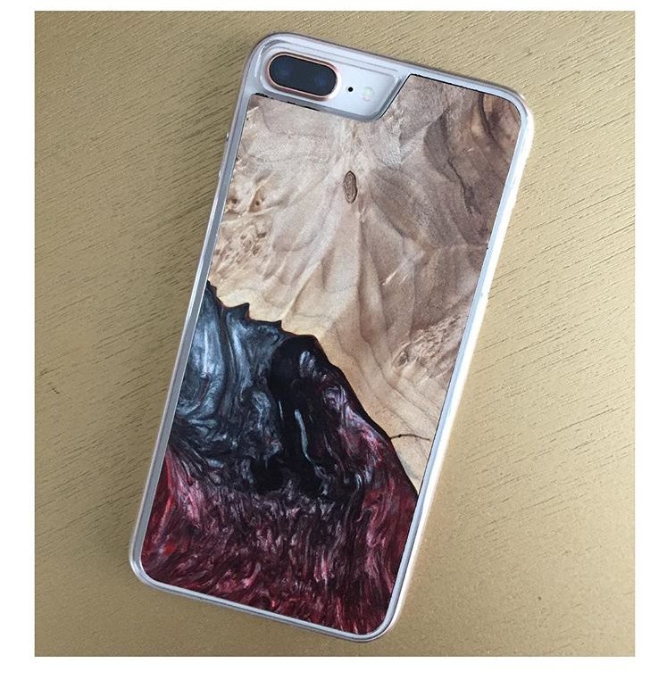 CarvedLLC's tweet photo. What's your favorite color? 📸 : @chelsevcolby
---
https://t.co/4oVCsUeBbp
---
#carved #elkhart #indiana #satellite #color #phonecase #naturallyunique #woodcase #woodworking https://t.co/rY1ZVivXC6