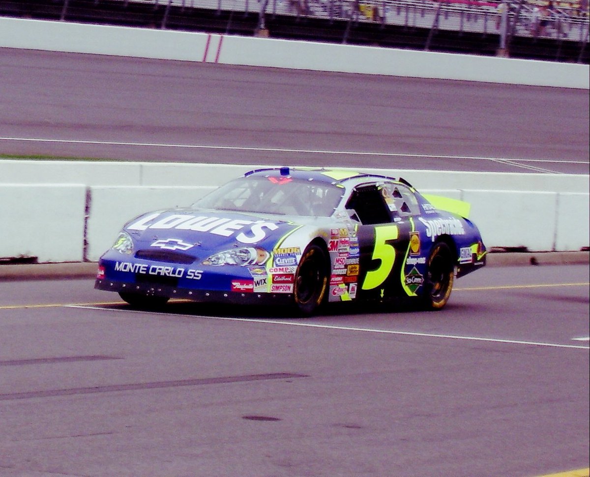 AmateurSprtPics's tweet photo. #TBT @KyleBusch in a @LowesRacing car @MISpeedway #ThanksLowes #GreatSponsor https://t.co/zt6RFI1itv