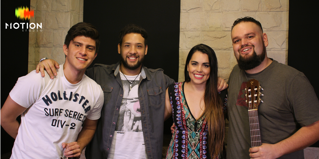 motionstudiopy's tweet photo. Encuentro increíble con los chicos del #GrupoTekove en la #PeñaSession de ayer! Gracias @melihicks y al grupo por compartir con nosotros! Por más peñas así! https://t.co/1egz2ItHHn