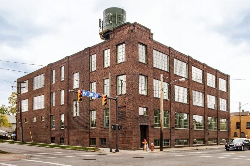 DetroitShoreway's tweet photo. Last week, DSCDO was honored to receive a @DomEnergyOhio Community Impact Award award for The Lofts at Lion Mills project. 

Lawn Life Cleveland, founded by Detroit Shoreway resident Alex Robertson, also received a Workforce Development Award. https://t.co/rf7JsbfCx0