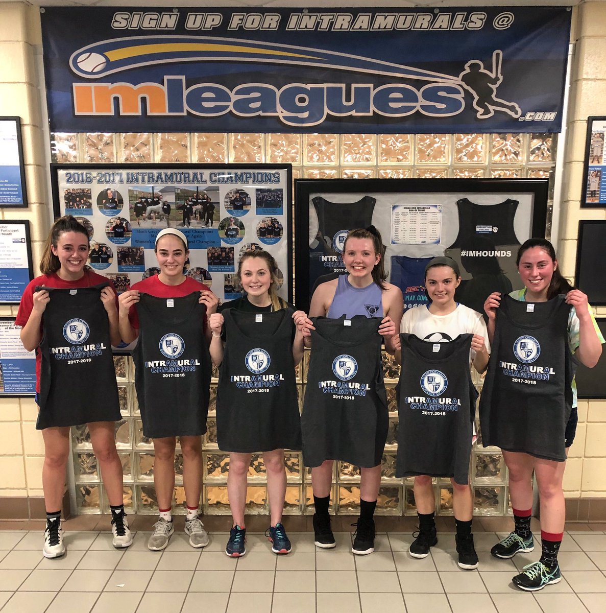 AC_Intramurals's tweet photo. “Jackie” upset the undefeated #1 seed “bAll We Do Is Win” to the tune of a 51-43 result to claim this year’s Women’s 5v5 Basketball Championship! 🏀🏆 #ACTankTime #IMHOUNDS #ACRec https://t.co/UmxrhJObE7
