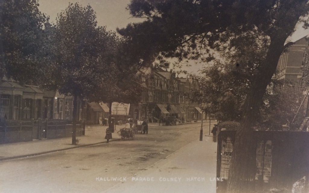cgarnsworthy's tweet photo. @kayandkompany
Hi Kay,
I found this 1910 postcard of Colney Hatch Lane and I'm sure it's your parade of shops
#muswellhill
#kayandcompany https://t.co/uCWiMHrA6E