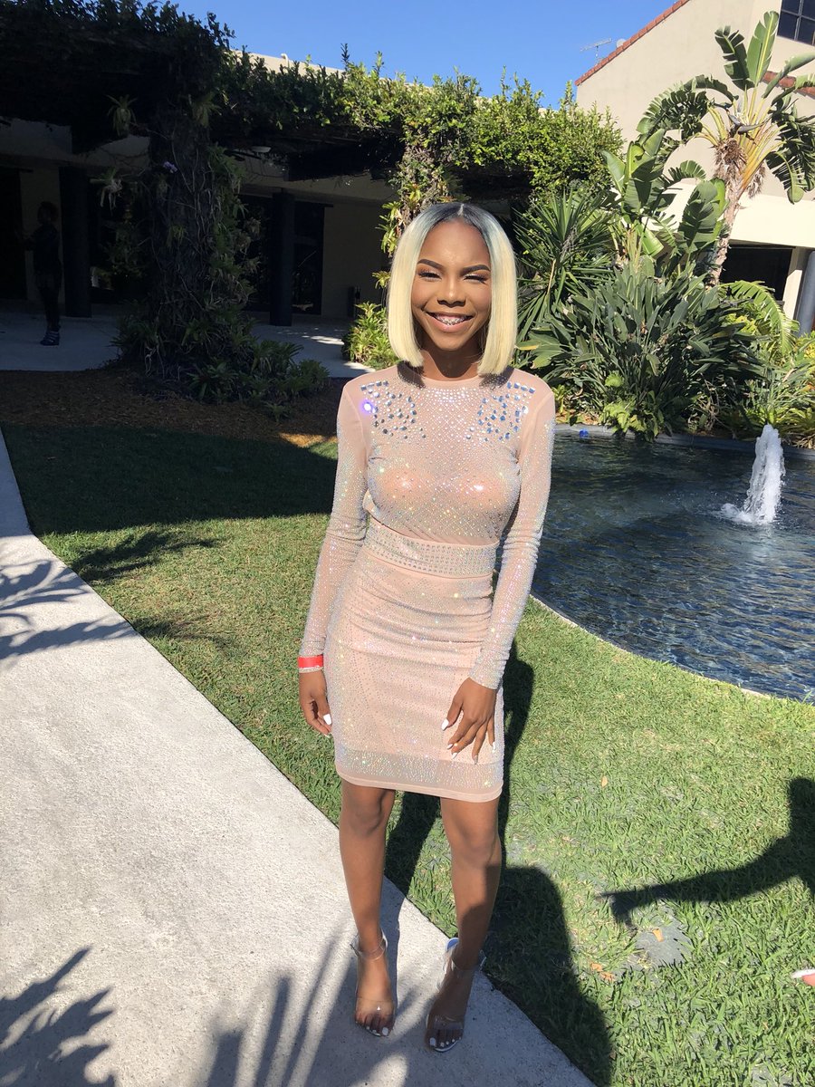 itsrebecccaa's tweet photo. 💅🏾 https://t.co/UaDDjh6GN2