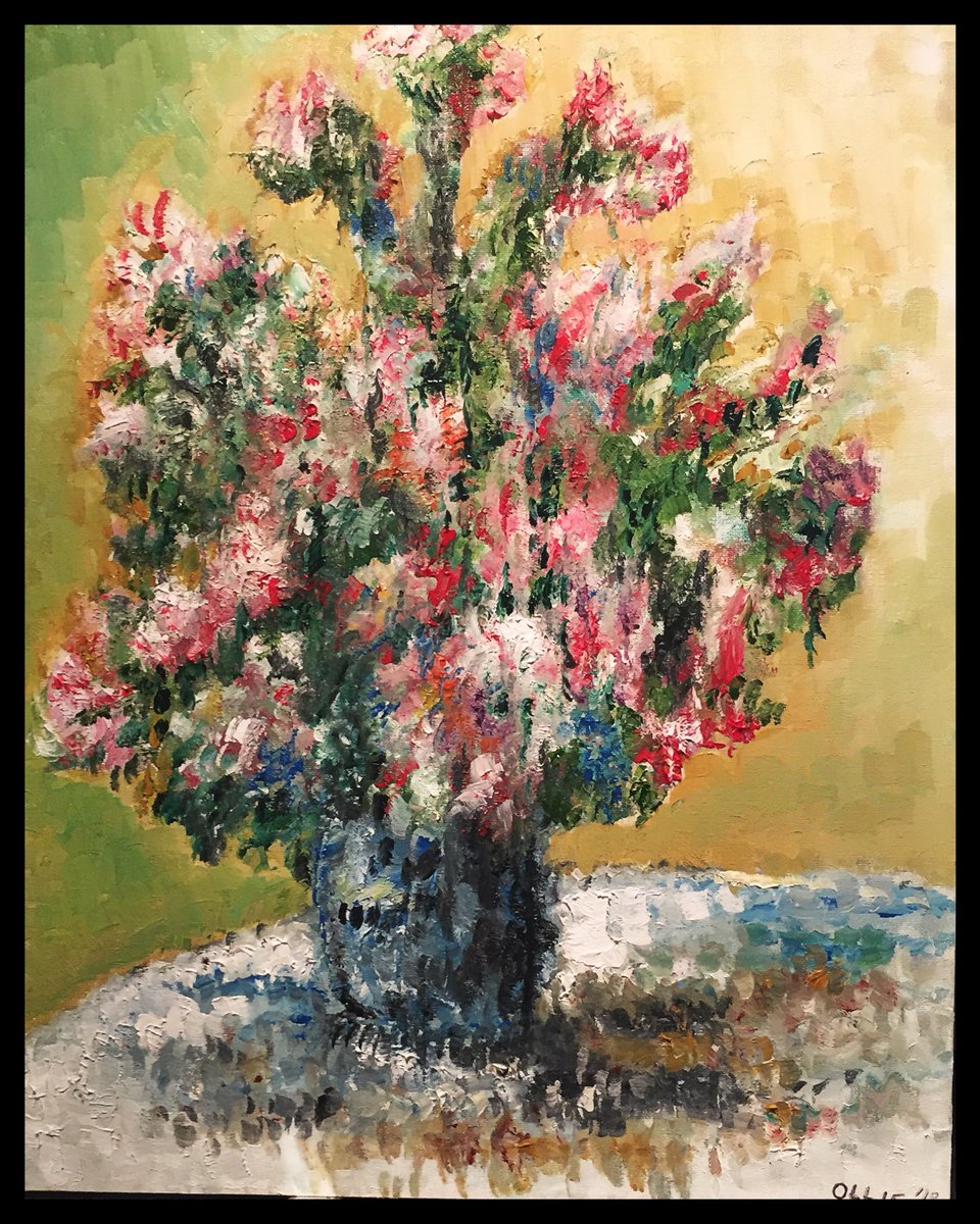 Flowers in a vase - oil #flowers #londonartist #OilPainting