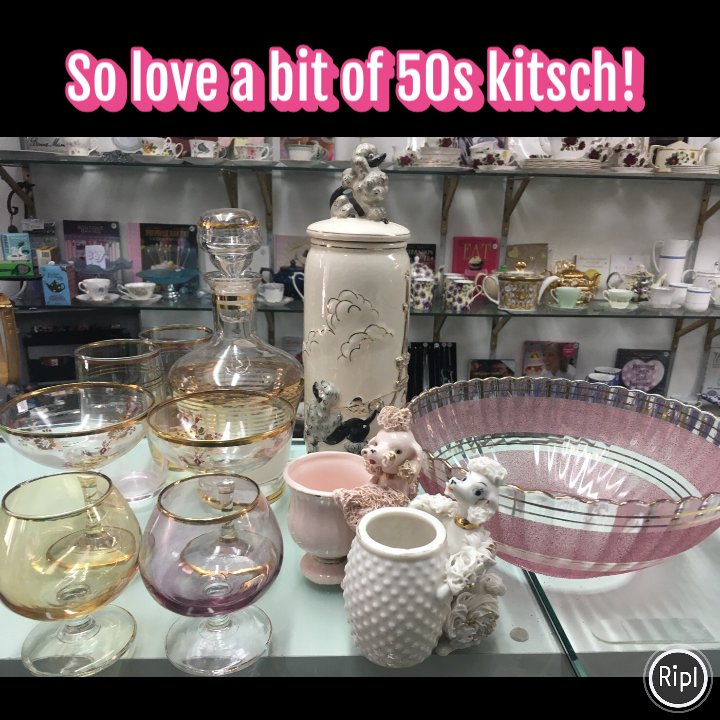 HerRoyalHouse's tweet photo. #kitschdeluxe #poodledecor #retrochic #BestBrit via https://t.co/XOhsIFUKl4 https://t.co/NO3vIhBSMu