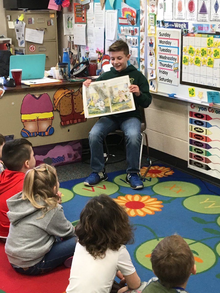 PowersElemAP's tweet photo. Landon showing his Comet Pride π« by choosing to read to his sisterβs class! #cometpride #cometcash @LittleCometsPS @Watkin_Nord https://t.co/5Wzq3snRhI
