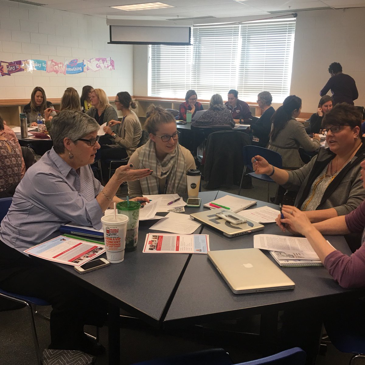 ameliadgvl's tweet photo. Great conversations going on in the #Midwest! Educators reasoning through different teaching and learning scenarios! #Flow #TransformativeLiteracy #ARCPD @ReadDRjwilhelm https://t.co/6ryUHGbYQo