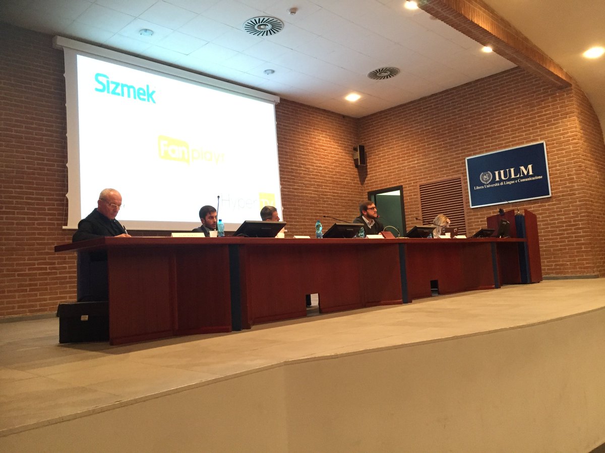 iulmsocialmedia's tweet photo. I dati sono il nuovo petrolio, il cui valore e’ potenziato dalle soluzioni di #ArtificialIntelligence e #MachineLearning @EnricoQuaroni @sizmek #MasterSMM #MilanoDigitalWeek https://t.co/ICODCenO4j