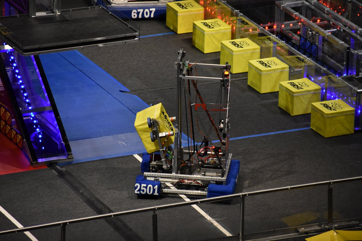 isd622's tweet photo. #622Proud North High's robotic team, the Bionic Polars, had an amazing weekend at a regional competition up in Duluth. The team competed against 59 other FIRST Robotics high school teams. They were selected to compete in the elimination round and won the championship! https://t.co/guODoWo95f