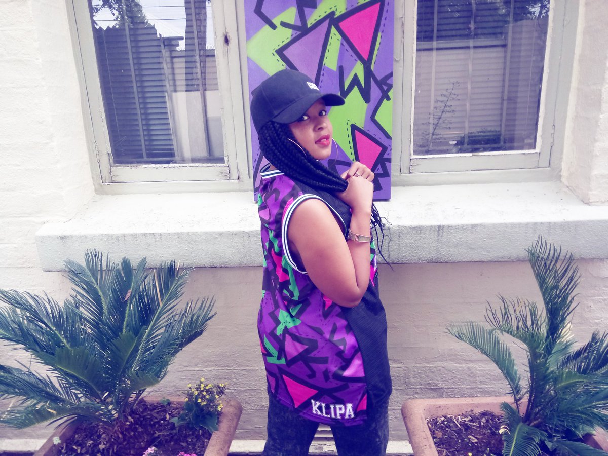 Lisher_Rayze's tweet photo. Turning things up and creating a nation of patterns with Klipa! π @TouchlineTruth, does this not look familiar? ππ
#KlipaJeans #KlipaInspired #PatternNation #TurnUpMusicZA #SupportLocal https://t.co/BxY6B7ZlJW