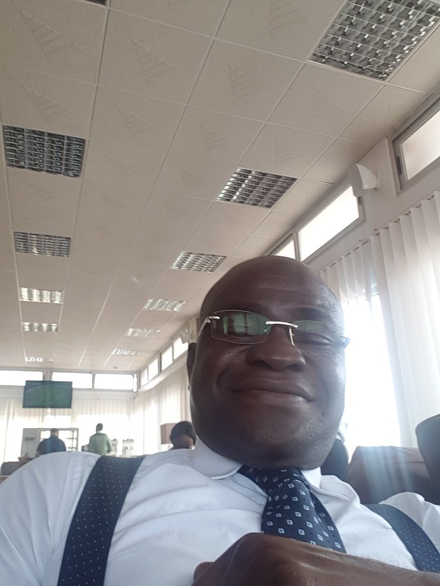 Ah l'intox !!!
Part cumulée des emplois vulnérables et le chômage...70 à 90%. L'autre affiche taux de chômage de 70 à 90%. Dommage