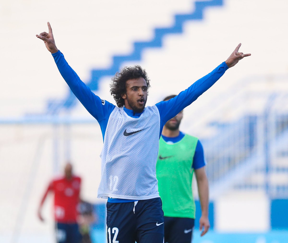 Alhilal_FC's tweet photo. لم يشارك لاعب فريق #الهلال الأول لكرة القدم "سلمان الفرج" بالمران، إذ تواجد في عيادة "بوبا" العربية بمقر النادي؛ نظير تعرّضه لإصابة في العضلة الأمامية. https://t.co/oiOWmcoU9p